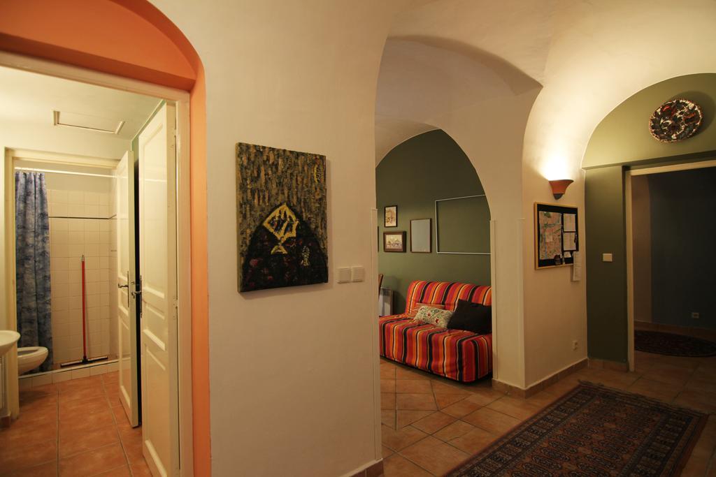 Appartamento Vlasska House At The 3 Swallows Praga