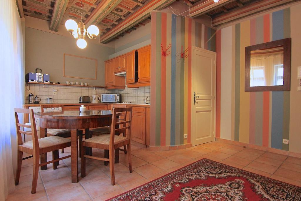 Vlasska House At The 3 Swallows Apartamento Praga