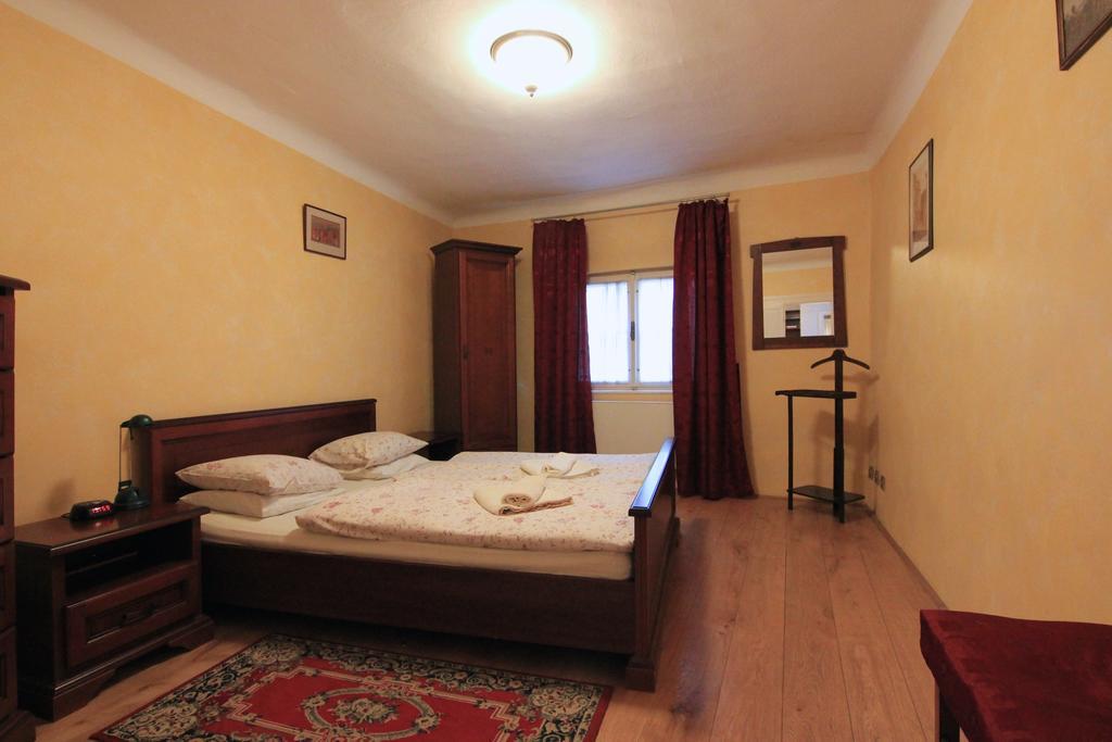 Vlasska House At The 3 Swallows * Praga