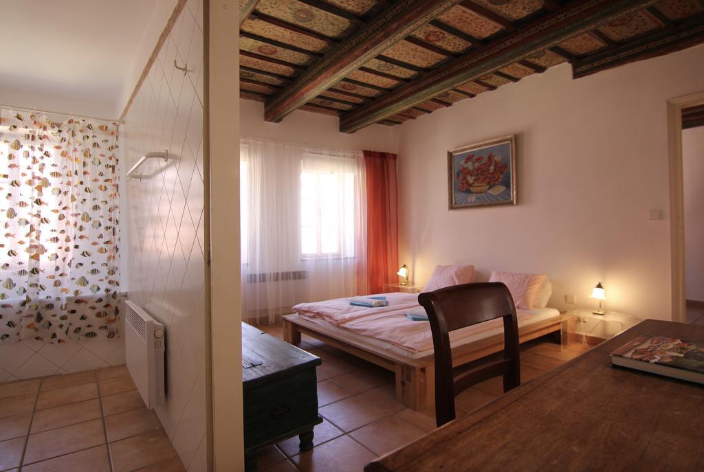 Vlasska House At The 3 Swallows * Praha